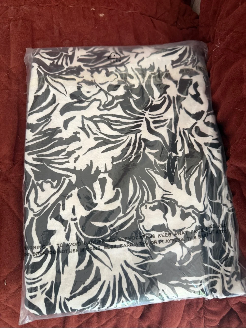 Roaman's Short Sleeve Printed Tees in Blue, Black and White - Picture 4 of 12